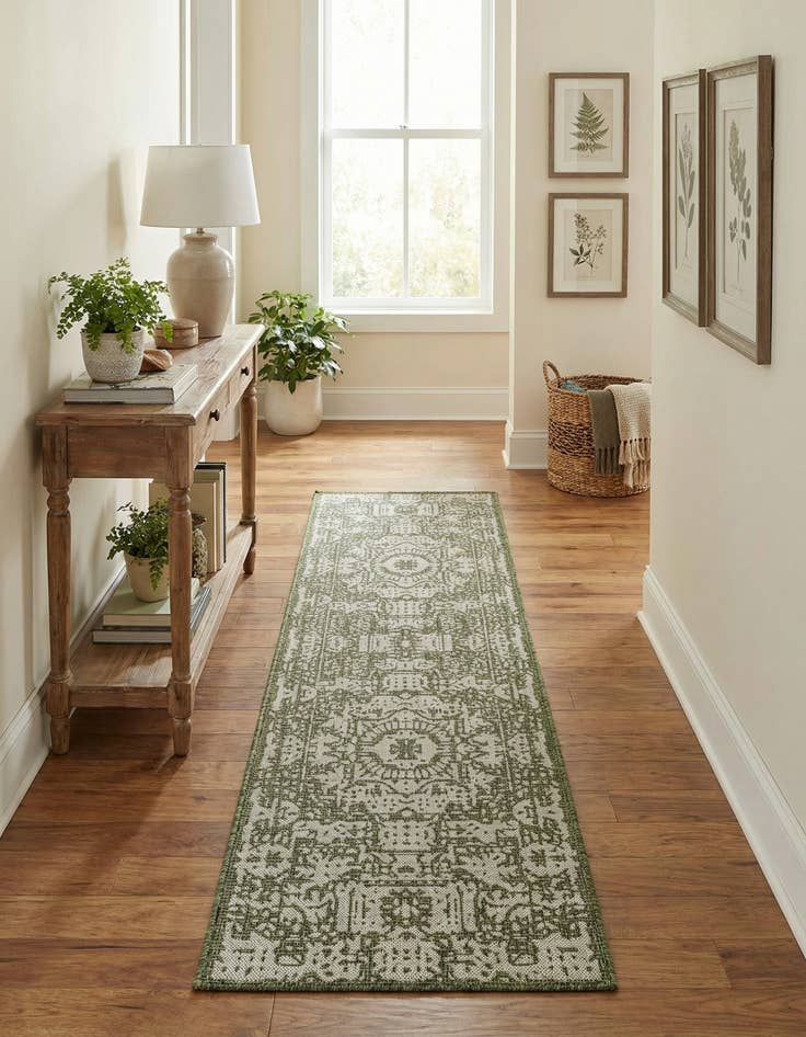 Detail image of  2' 7 x 10'  Washable Traditional Indoor / Outdoor Runner Rug
