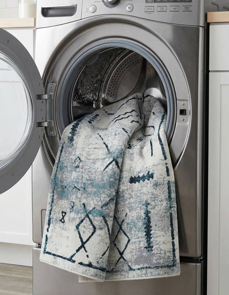 Detail image of  6' x 9' Kamala Washable Rug