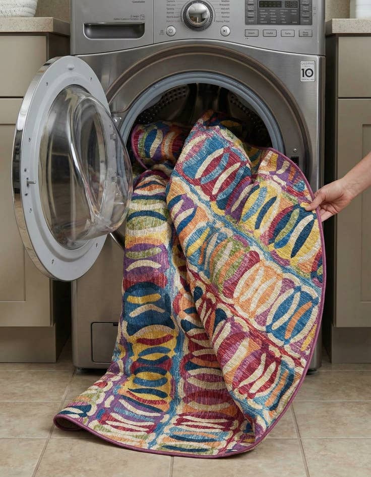 Detail image of  7' 10 x 7' 10  Washable Modern Indoor / Outdoor Round Rug