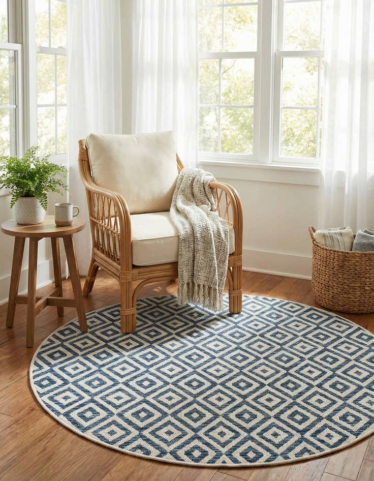 Detail image of 4' x 4' Easy-Clean Jill Zarin Costa Rica Indoor / Outdoor Round Rug