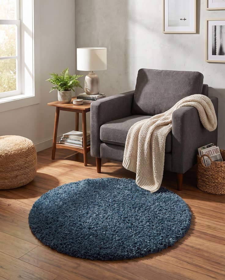 Detail image of 3' x 3' Zermatt Shag Round Rug