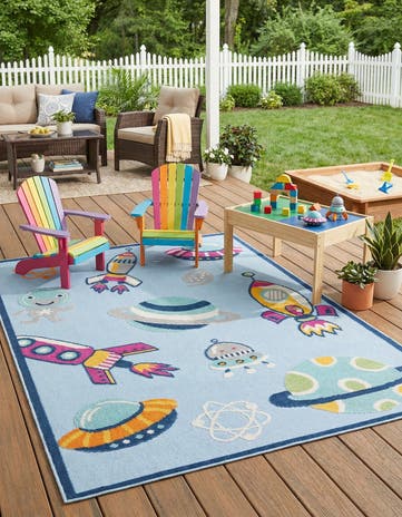 5' 3 x 7' 7 Easy-Clean Indoor / Outdoor Rug