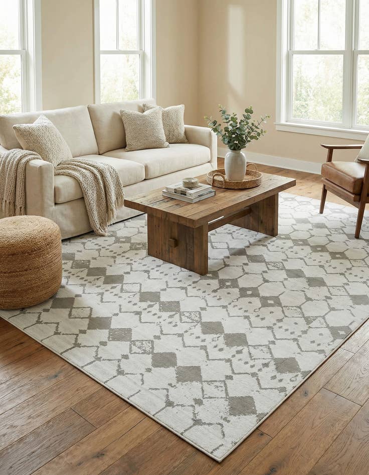 Detail image of 9' x 12' Easy-Clean Lattice Indoor / Outdoor Rug