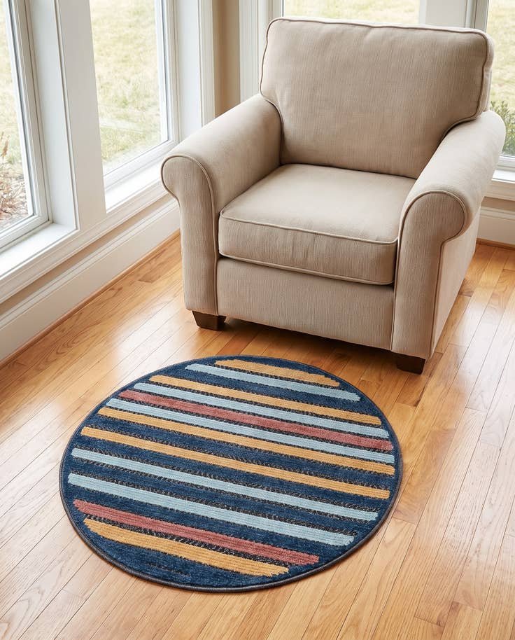 Detail image of 3' 3 x 3' 3 Easy-Clean Belize Indoor / Outdoor Round Rug