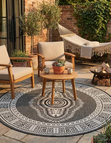 6' x 6' Easy-Clean Traditional Indoor / Outdoor Round Rug