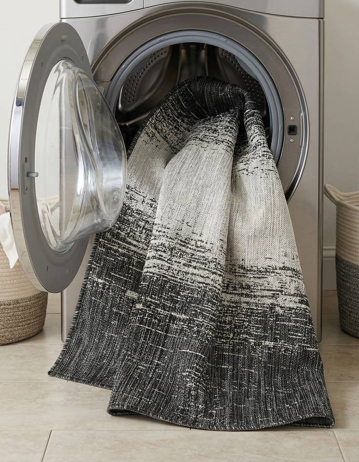 Detail image of 5' 3 x 5' 3  Washable Modern Indoor / Outdoor Square Rug