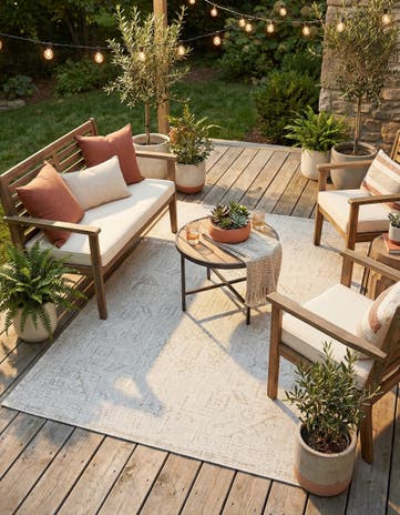 4' x 6' Easy-Clean Aztec Indoor / Outdoor Rug
