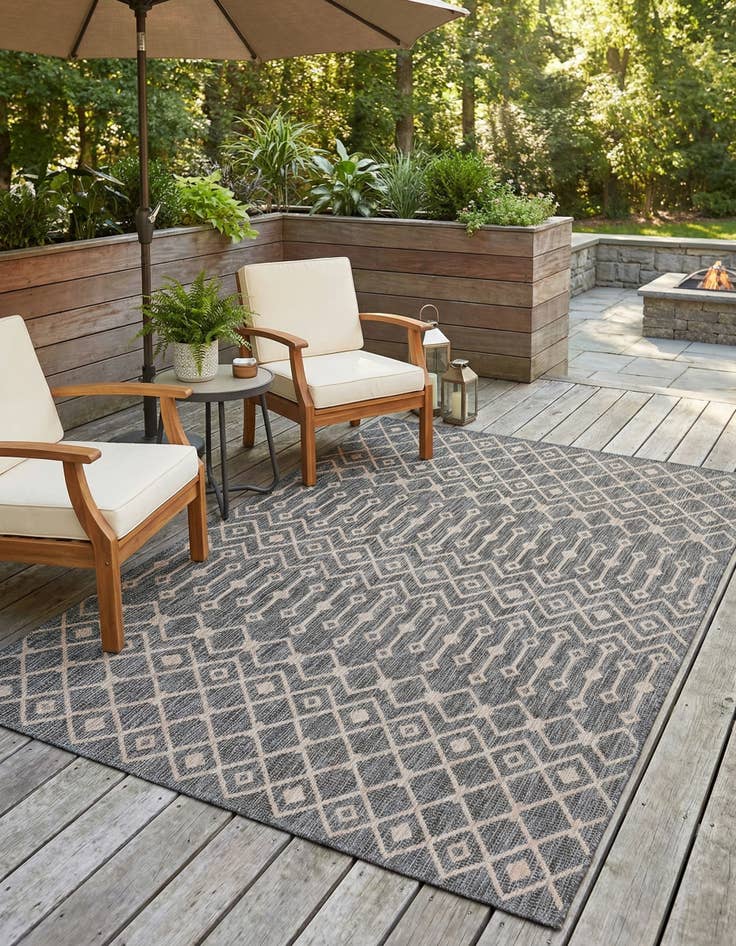 Detail image of 7' x 10'  Washable Trellis Indoor / Outdoor Rug