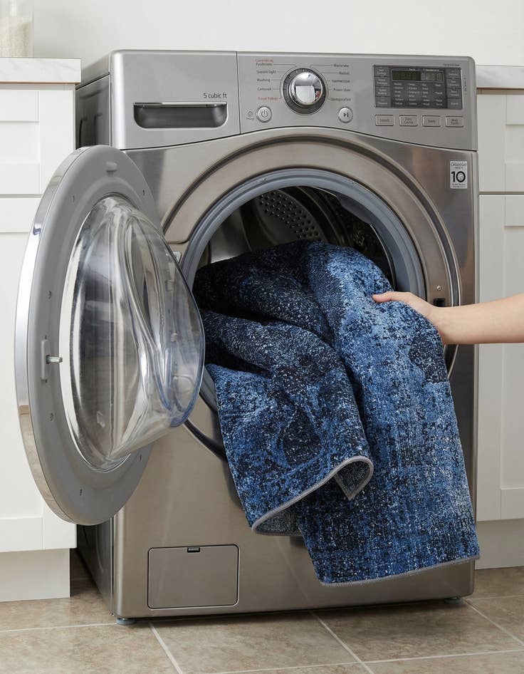 Detail image of 5' x 8'  Washable Yara Rug