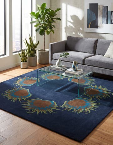 7' 6 x 7' 7 Luna Square Rug