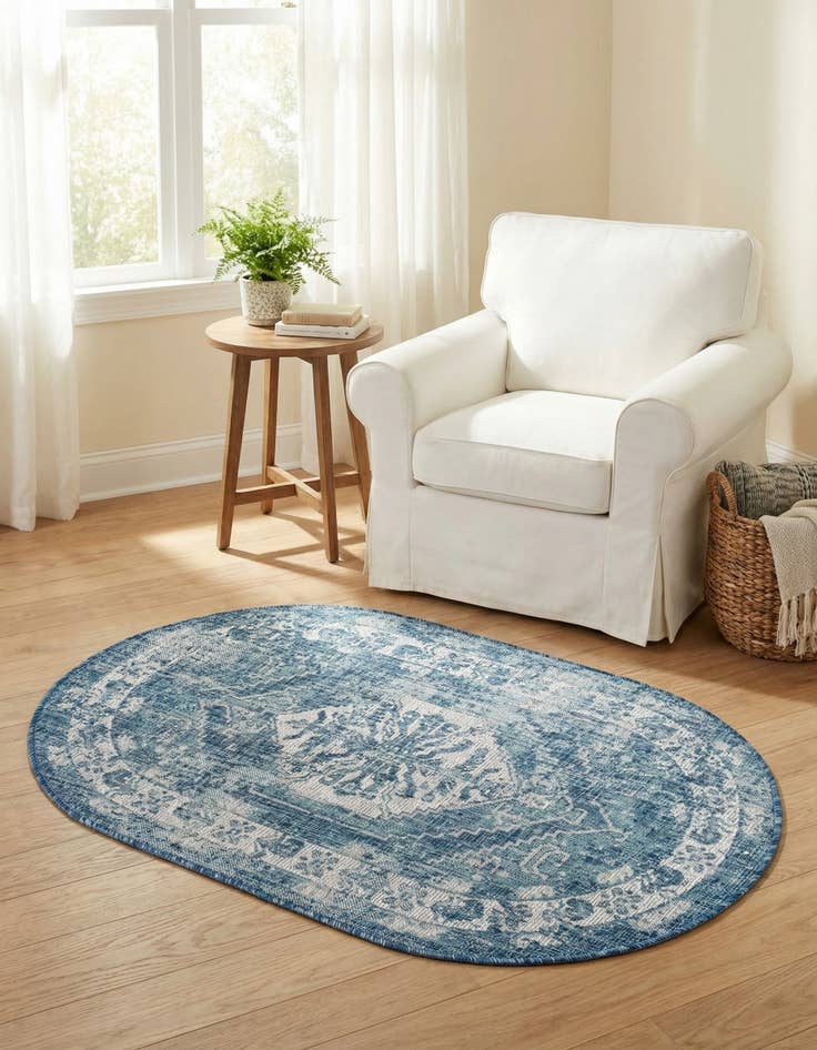 Detail image of 3' x 5' 3  Washable Traditional Indoor / Outdoor Oval Rug