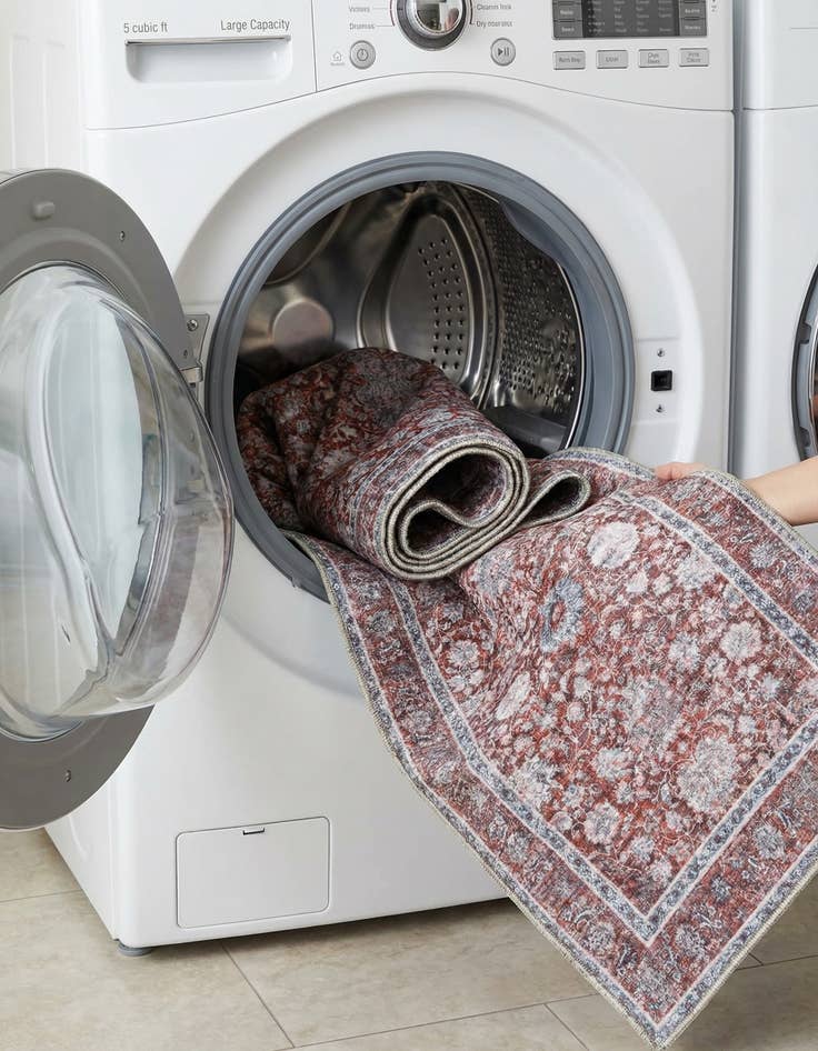 Detail image of 2' 7 x 10' Yara Runner Rug