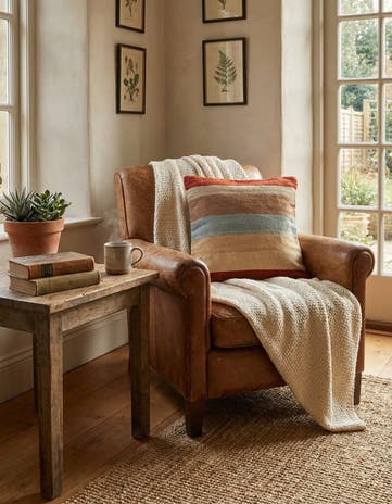 1' 5 x 1' 6 Hand Woven Pillow Wool Square Rug