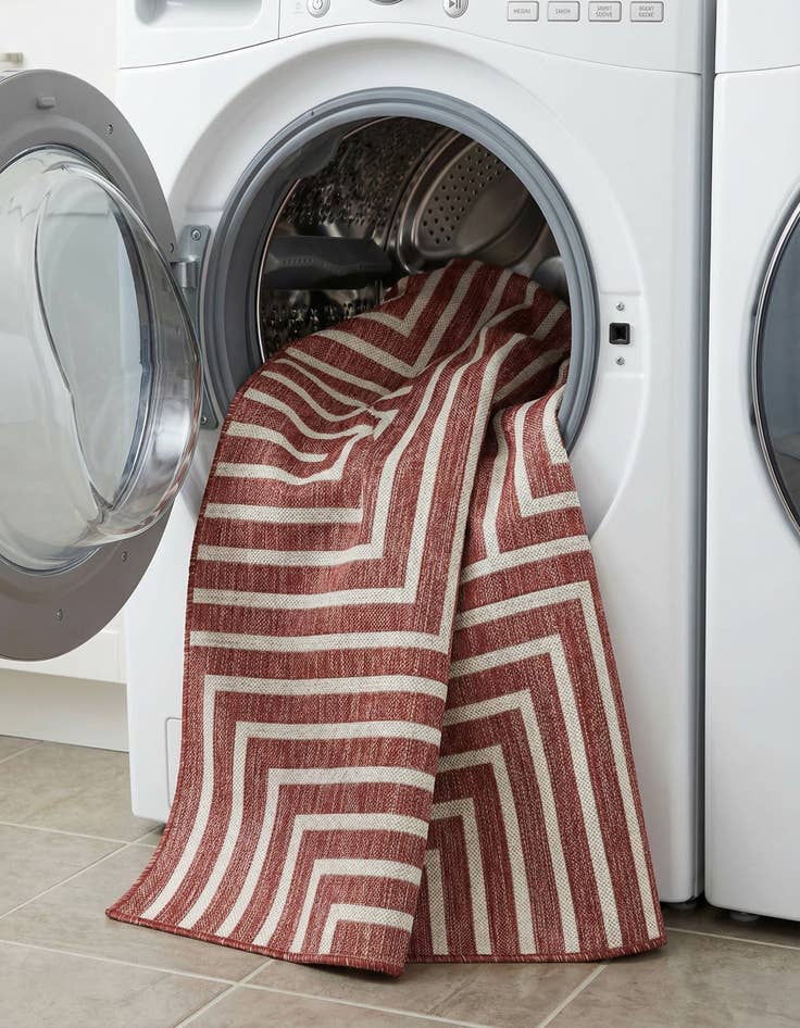 Detail image of  6' x 9'  Washable Modern Indoor / Outdoor Rug