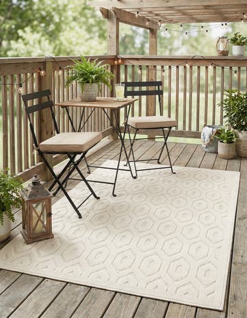 Ivory Easy-Clean Trellis Textured Indoor / Outdoor Rug