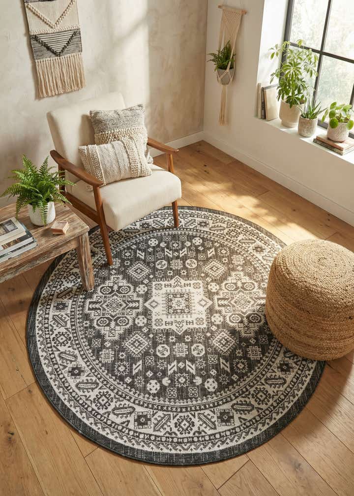 6' x 6' Easy-Clean Aztec Indoor / Outdoor Round Rug