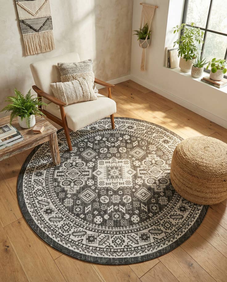 Detail image of 6' x 6' Easy-Clean Aztec Indoor / Outdoor Round Rug