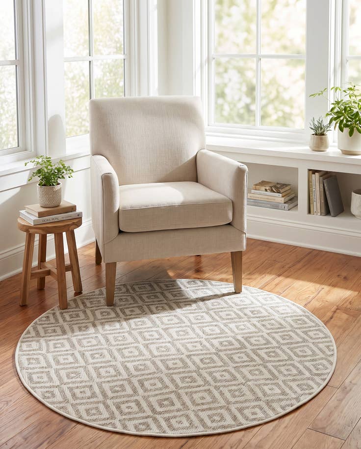 Detail image of 4' x 4' Easy-Clean Jill Zarin Costa Rica Indoor / Outdoor Round Rug