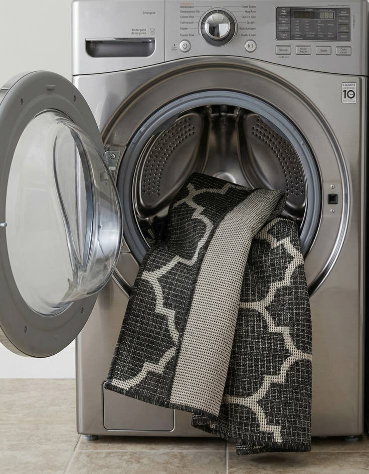 Detail image of 3' x 5' 3  Washable Trellis Indoor / Outdoor Rug