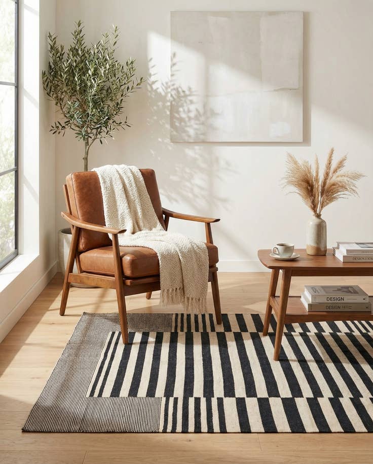 Detail image of 4' 2 x 5' 10 Hand Woven Kilim Modern Wool Rug