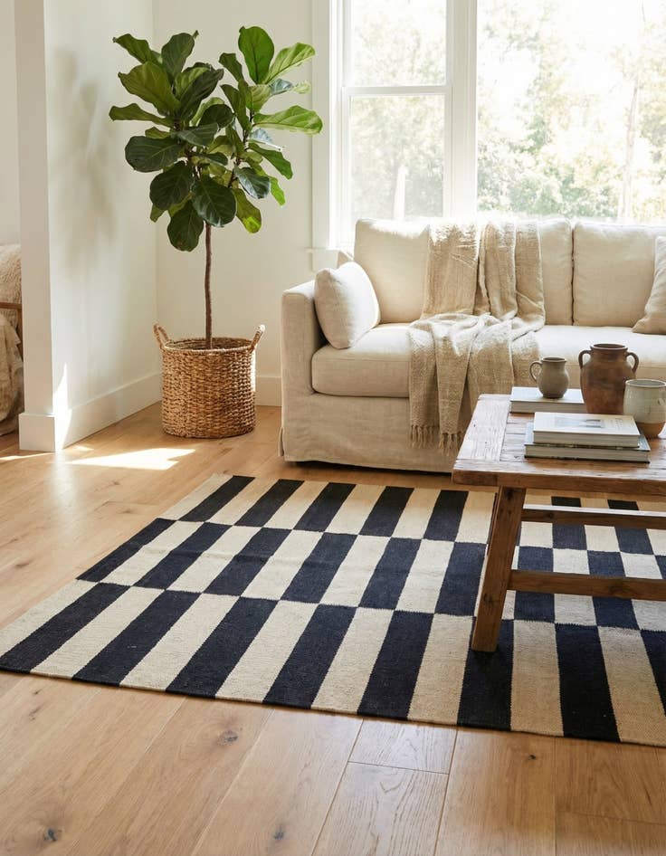 Detail image of 2' 7 x 4'  Hand Woven Kilim Modern Wool Rug