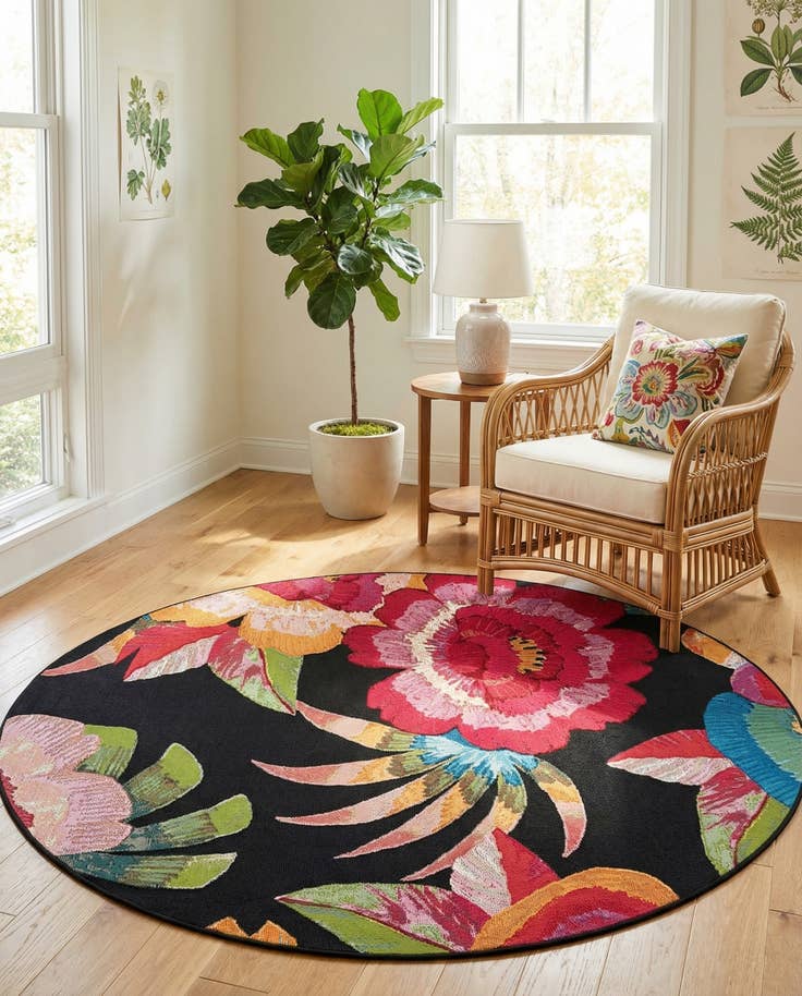 Detail image of 6' x 6' Easy-Clean Botanical Indoor / Outdoor Round Rug