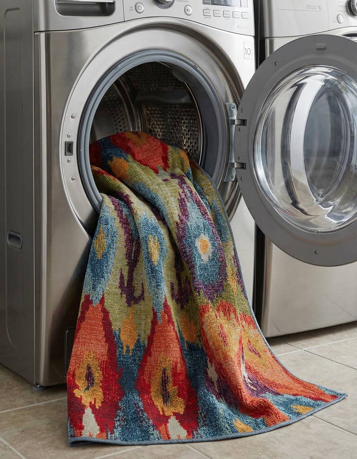 Detail image of 5' 3 x 5' 3  Washable Modern Indoor / Outdoor Square Rug