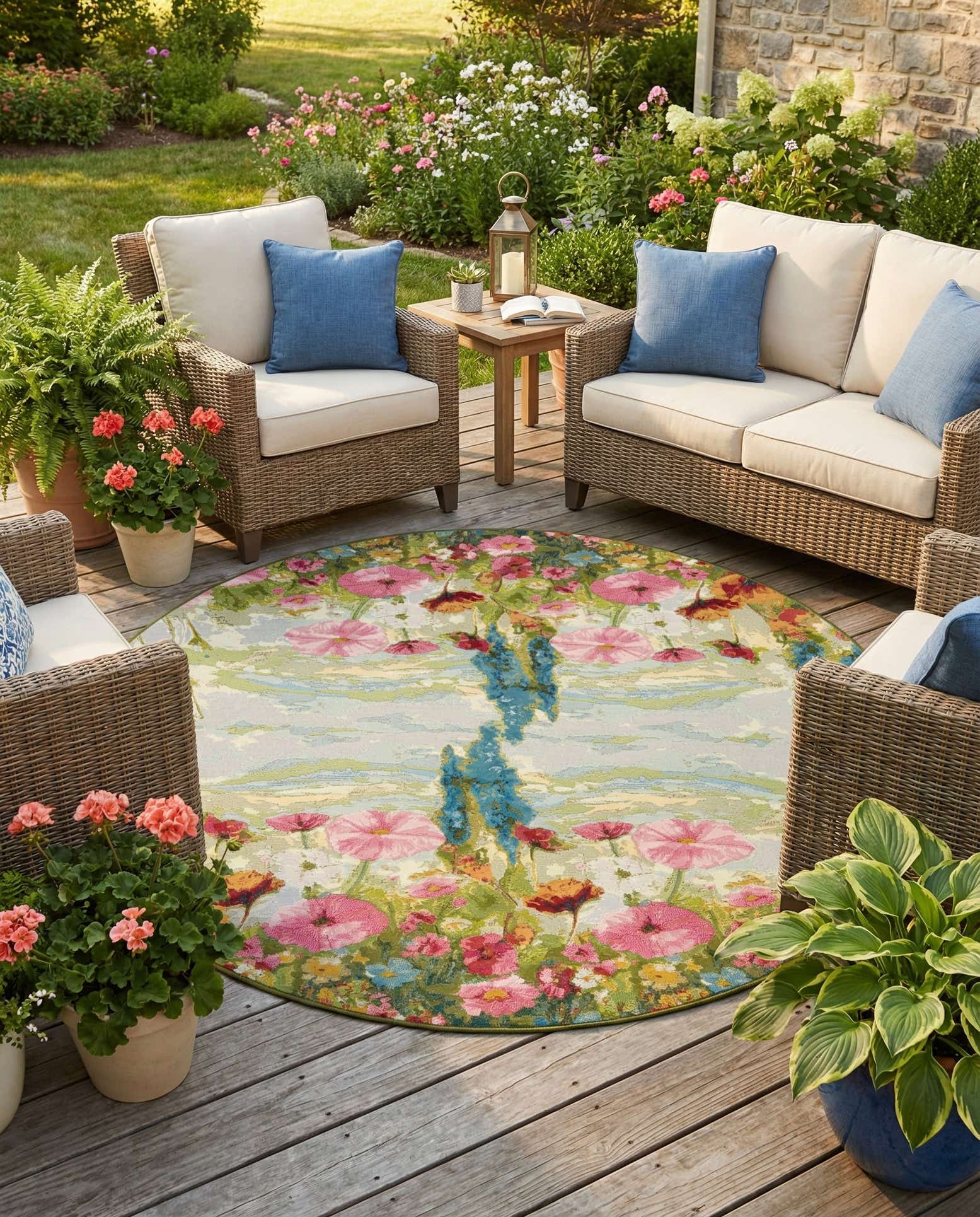 8' x 8' Easy-Clean Botanical Indoor / Outdoor Round Rug