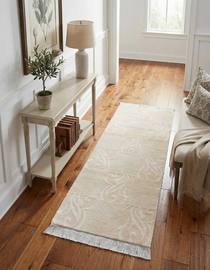 Detail image of  2' 8 x 6' 7  Hand Knotted Darya Wool Runner Rug