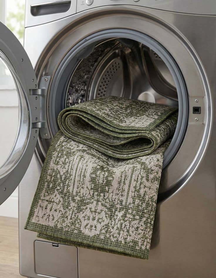 Detail image of  5' 3 x 8'  Washable Traditional Indoor / Outdoor Rug