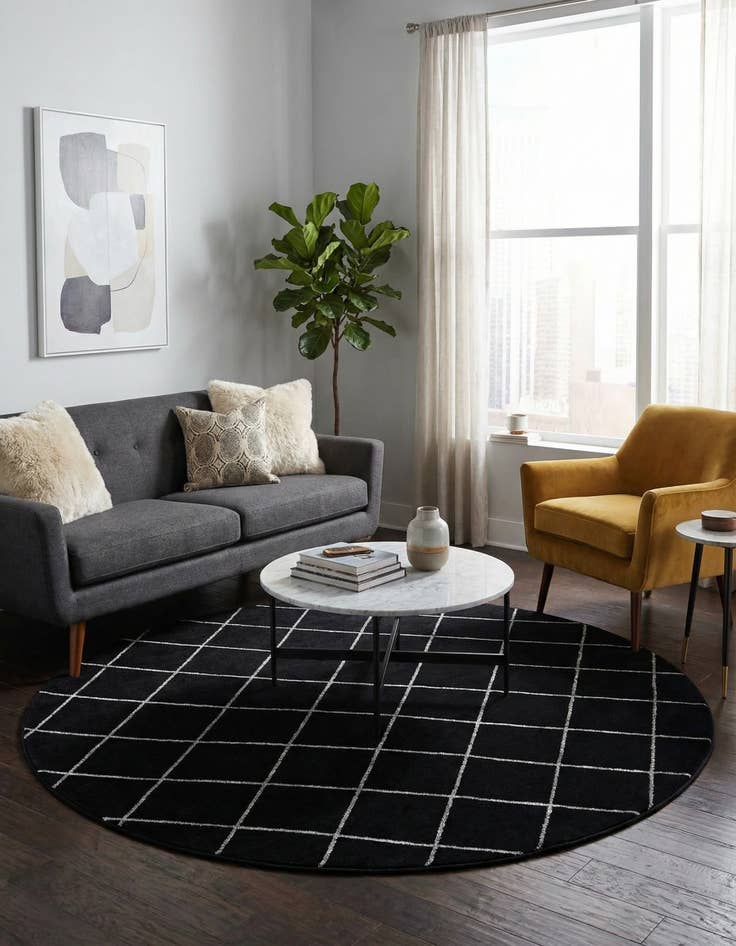 Detail image of 7' 10 x 7' 10 Vogue Geo Round Rug