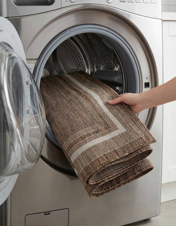 Detail image of 125cm x 185cm  Washable Border Indoor / Outdoor Alfombra