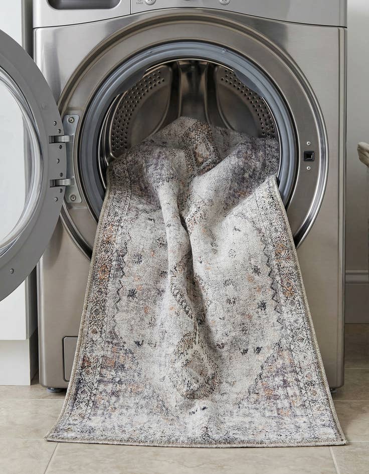 Detail image of 2' x 6' Yara Runner Rug