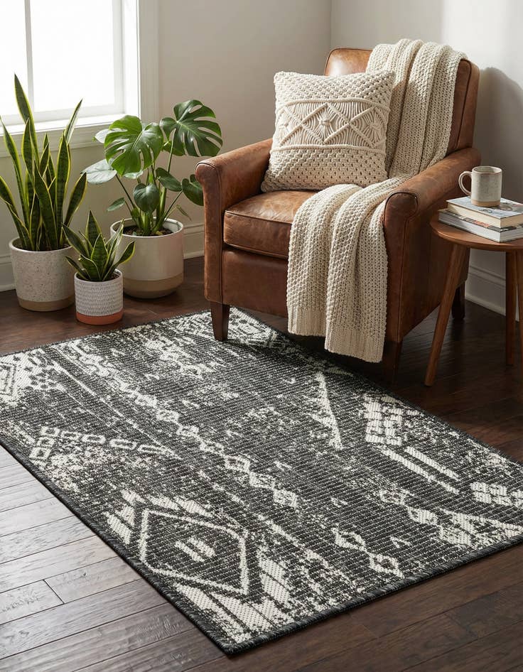Detail image of 2' x 3'  Washable Bohemian Indoor / Outdoor Rug
