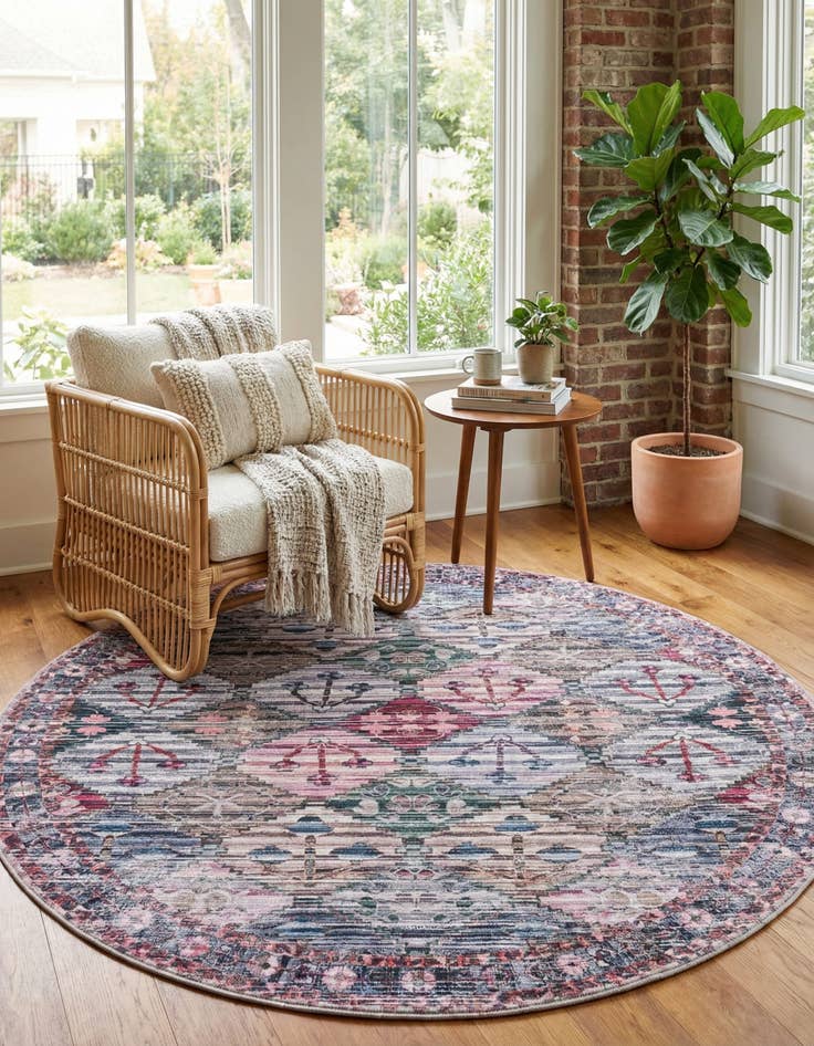 Detail image of 7' 3 x 7' 3  Washable Mangata Round Rug