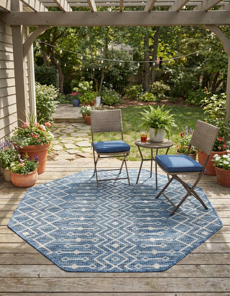 Detail image of 4' x 4'  Washable Trellis Indoor / Outdoor Octagon Rug