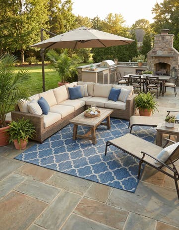 9' x 12' Easy-Clean Lattice Indoor / Outdoor Rug