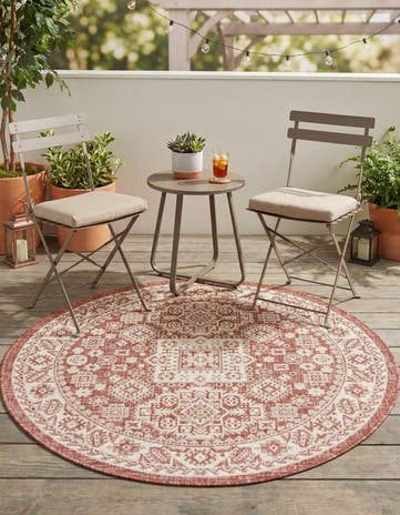 Rust Red Easy-Clean Aztec Indoor / Outdoor Round Rug