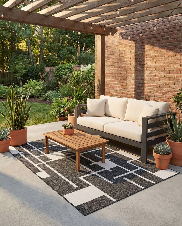 Detail image of 5' 3 x 8' Easy-Clean Modern Indoor / Outdoor Rug