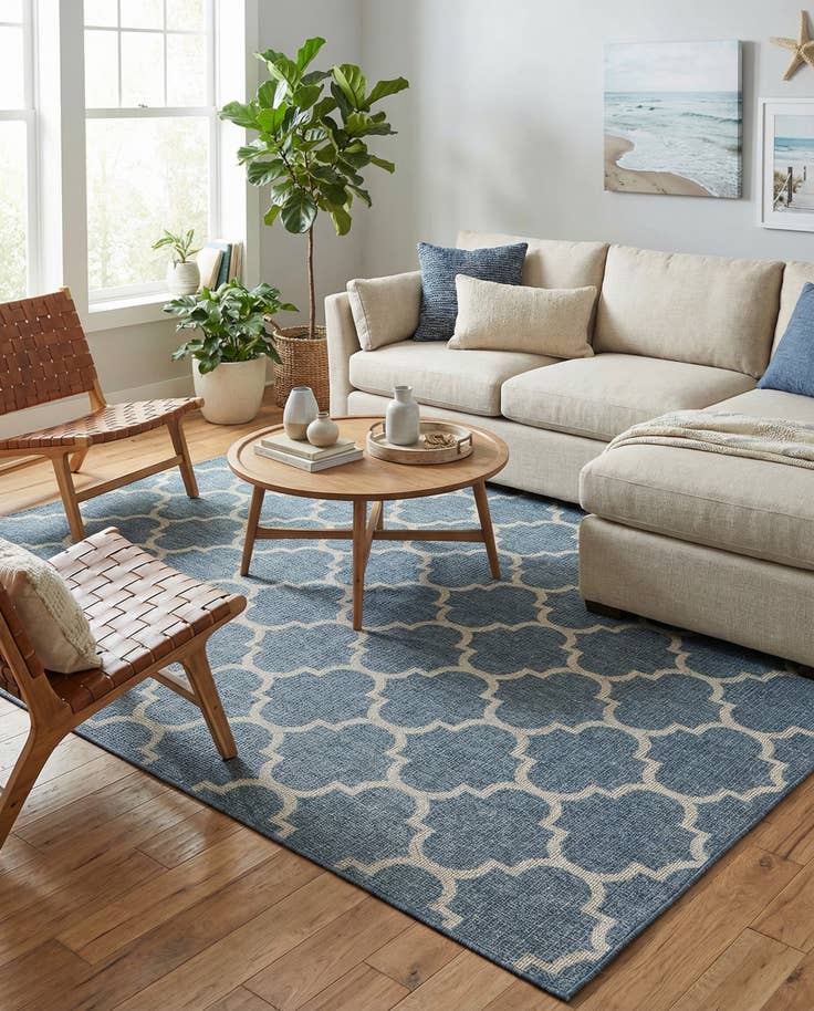 Detail image of 7' 10 x 10' Easy-Clean Lattice Indoor / Outdoor Rug