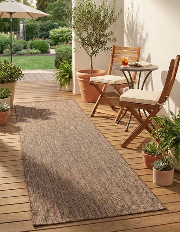 2' 7 x 10' Easy-Clean Solid Indoor / Outdoor Runner Rug