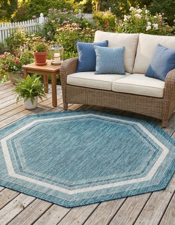 5' 3 x 5' 3 Easy-Clean Border Indoor / Outdoor Octagon Rug