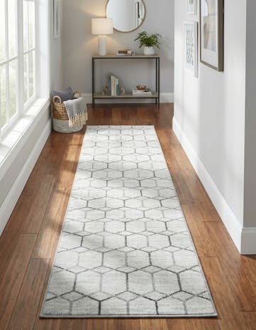 2' 7 x 13' Lattice Trellis Runner Rug