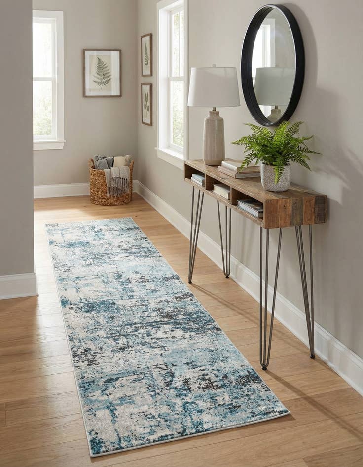 Detail image of 2' 7 x 10' Leipzig Runner Rug