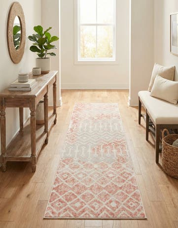 2' 7 x 10' Bohemian Trellis Runner Rug