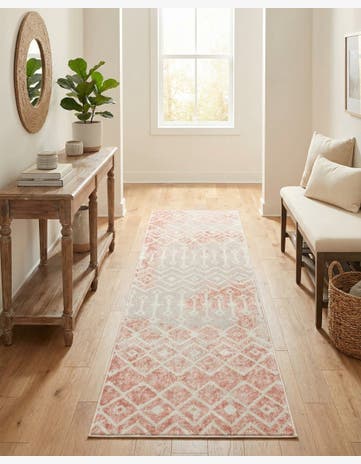 2' 7 x 10' Bohemian Trellis Runner Rug