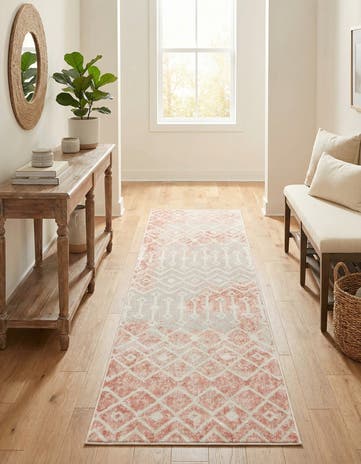 2' 7 x 10' Bohemian Trellis Runner Rug