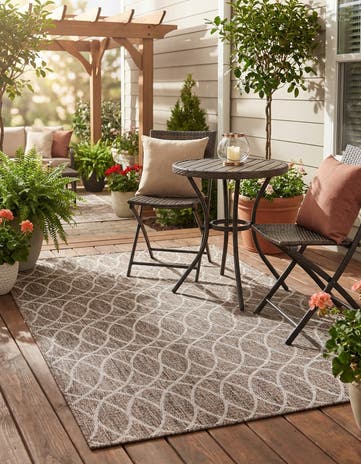 4' x 6' Easy-Clean Lattice Indoor / Outdoor Rug