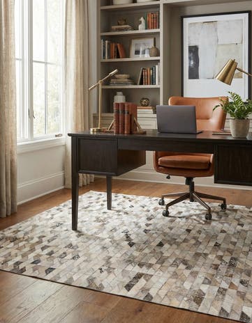 4' 8 x 6' 7 Cowhide Rug