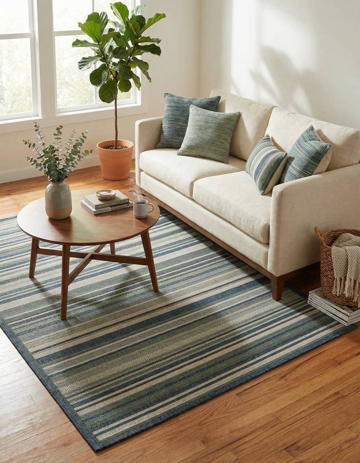 Detail image of 7' x 10' Easy-Clean Baja Indoor / Outdoor Rug